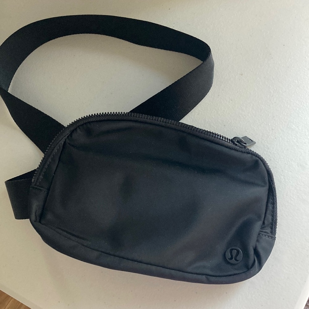 Lululemon belt bag